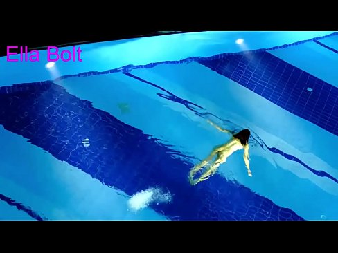 ❤️ මට නැරඹීම නැවැත්විය නොහැක, තරුණ රන්වන්තිය ELLA BOLT නිවාඩු නිකේතනයේ තටාකයේ නිරුවතින් පිහිනීමට හසු විය ️❌   අප වෙත  ❌️